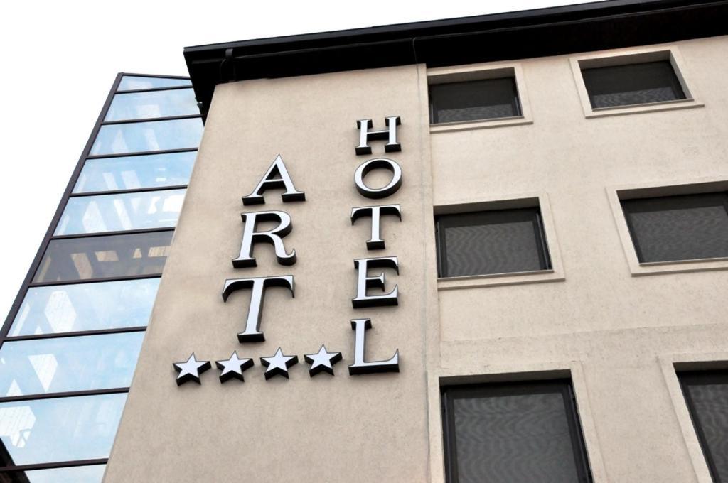 Hotel Art Bodzavásár Kültér fotó